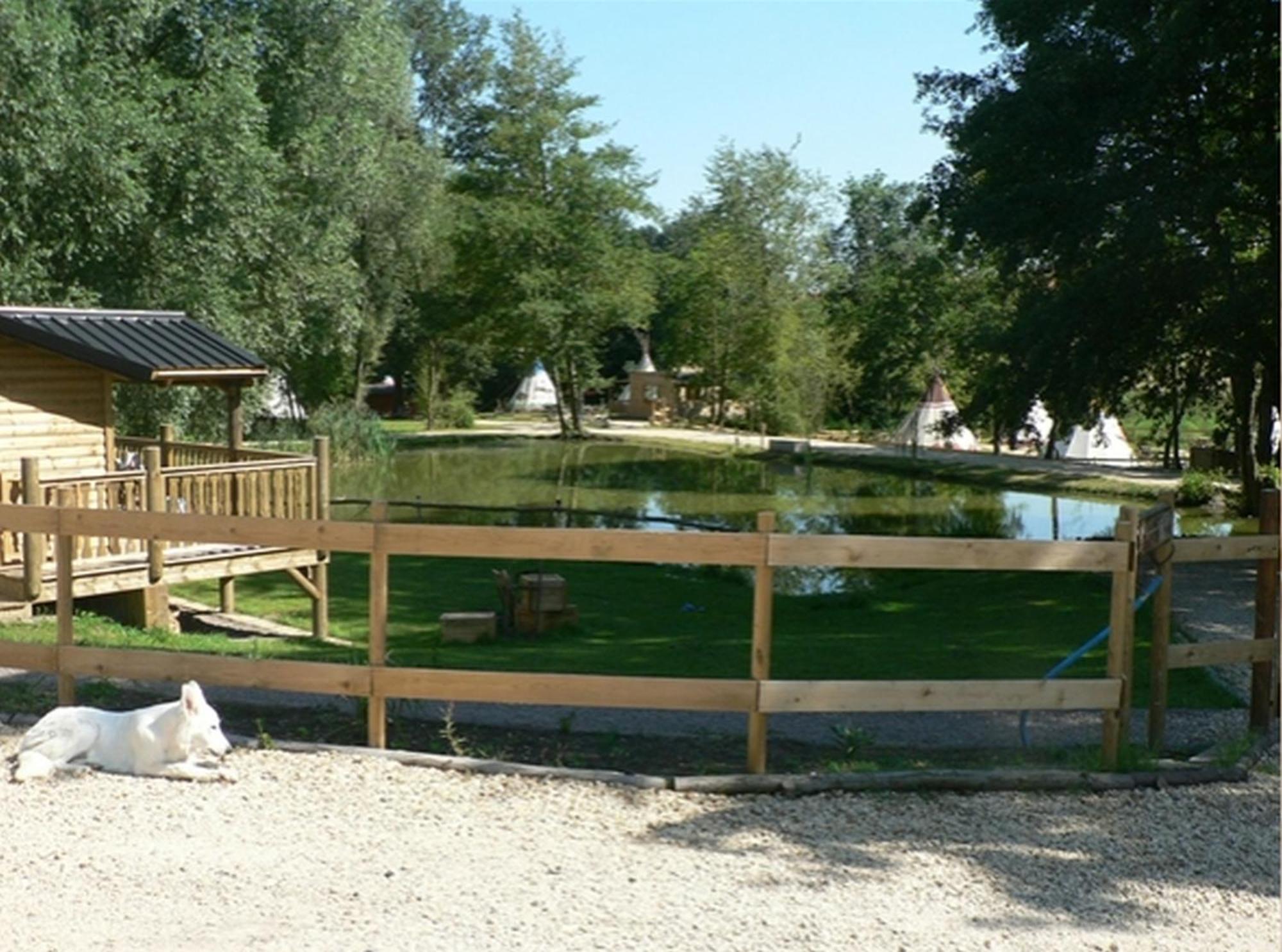 Etangs Du Moulin Hotell Suzy Exteriör bild