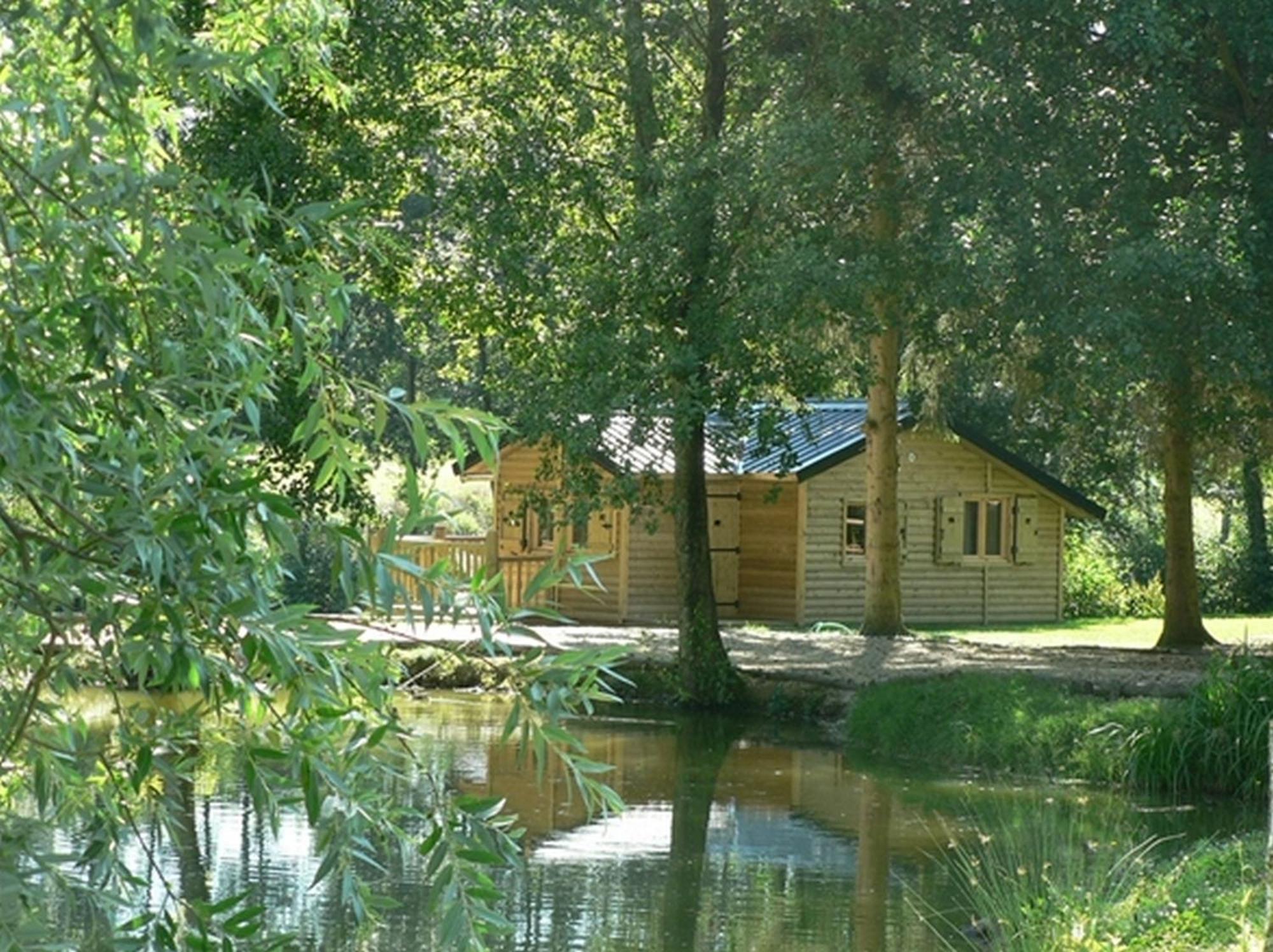 Etangs Du Moulin Hotell Suzy Exteriör bild