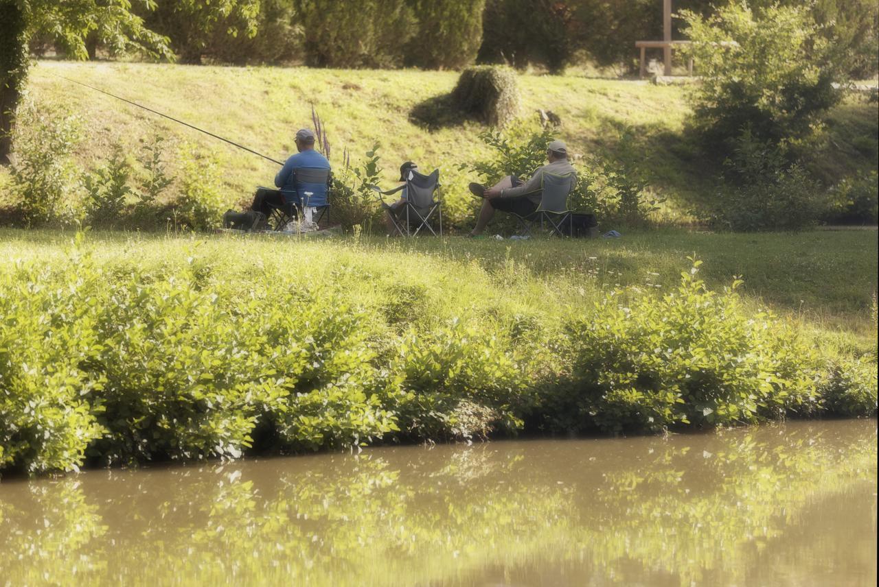 Etangs Du Moulin Hotell Suzy Exteriör bild